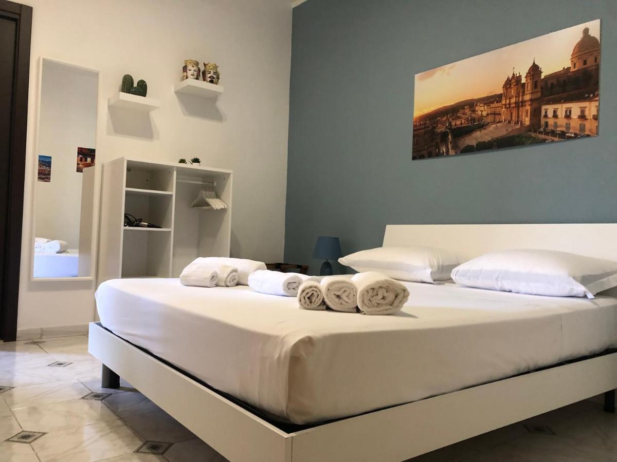 Bed and Breakfast La Madonnina à Noto Extérieur photo