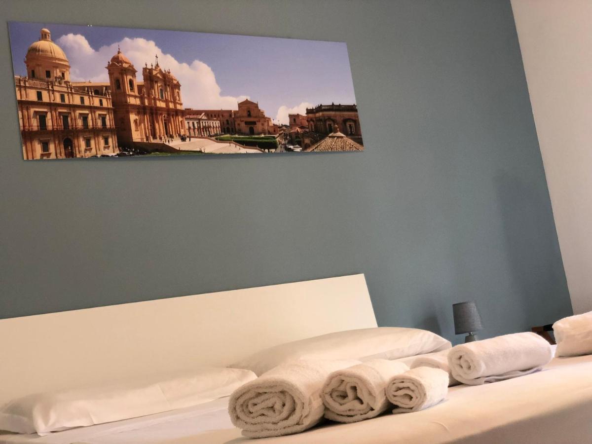 Bed and Breakfast La Madonnina à Noto Extérieur photo